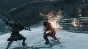 Skyrim Together players battling guards