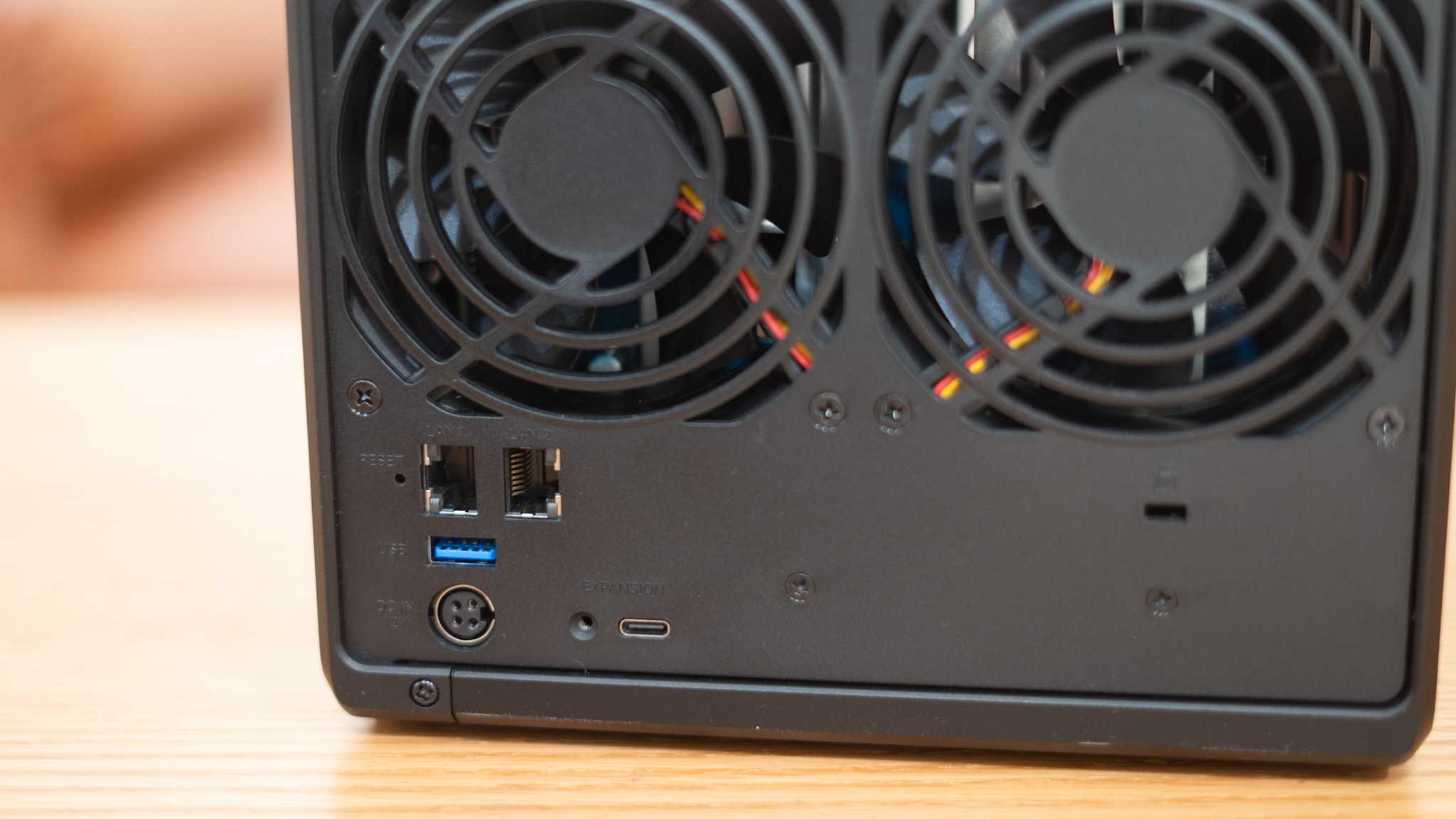 Synology DS925-Plus ports