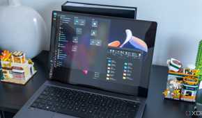 Windows 11 laptop with Explorer Patcher