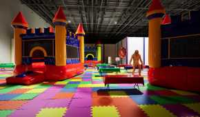 A screenshot from Backrooms: Escape Together.