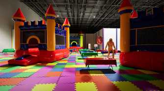 A screenshot from Backrooms: Escape Together.