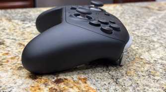 switch 2 pro controller side view