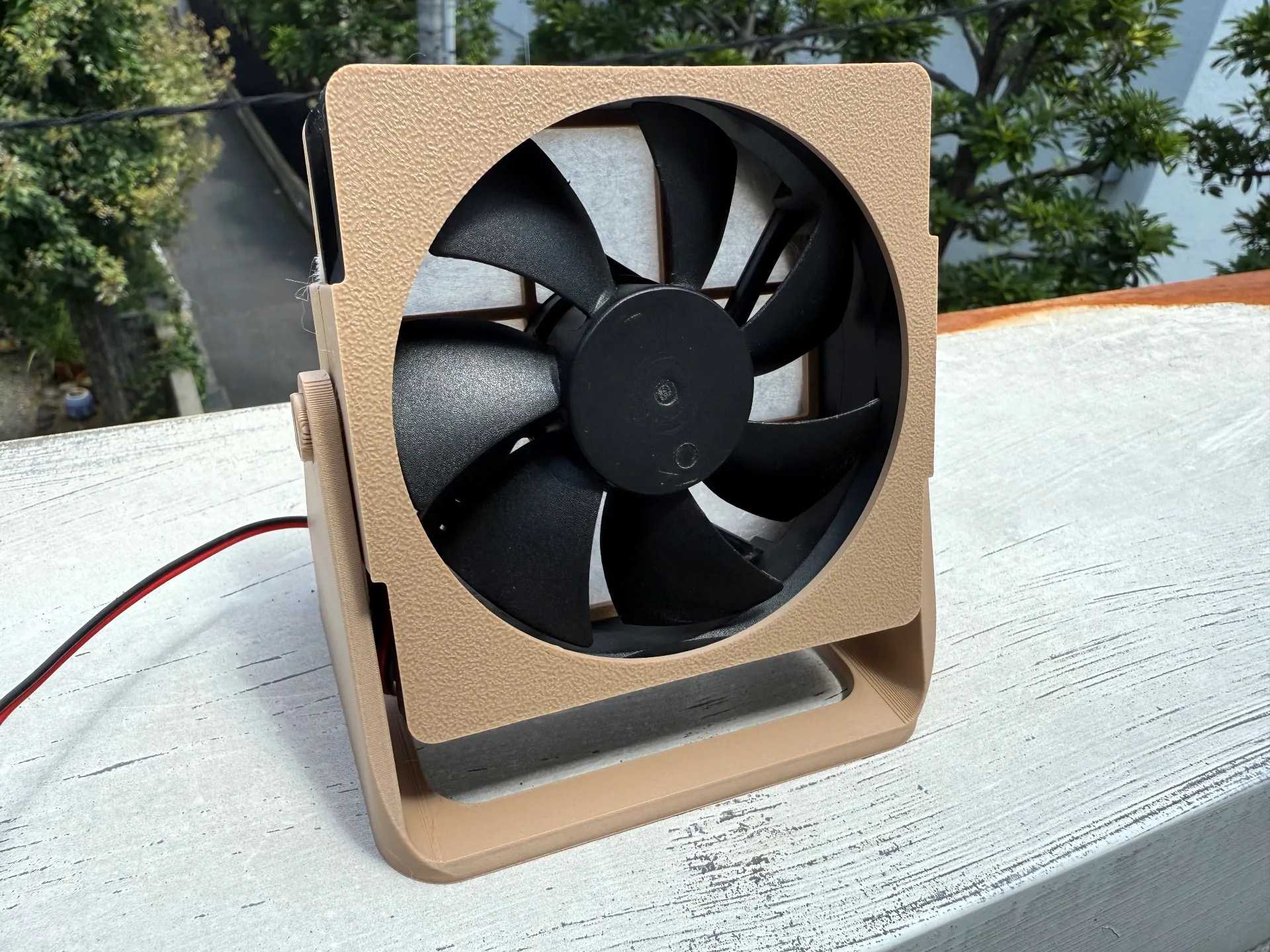Mini Desk Fan by Megabits Studio