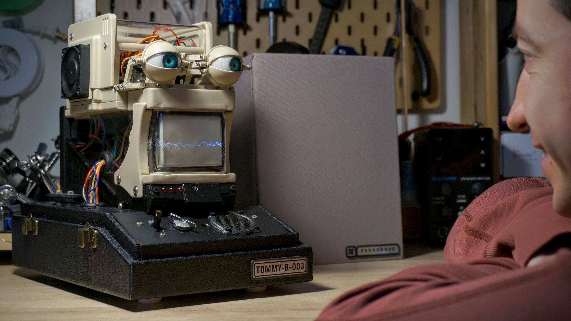 Someone used a Raspberry Pi to create the robot of their childhood ...