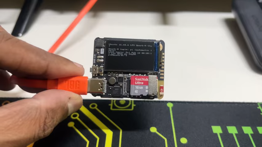 This tiny Linux computer, complete with screen, is smaller than a ...