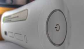 A white variant of the Xbox 360 console.