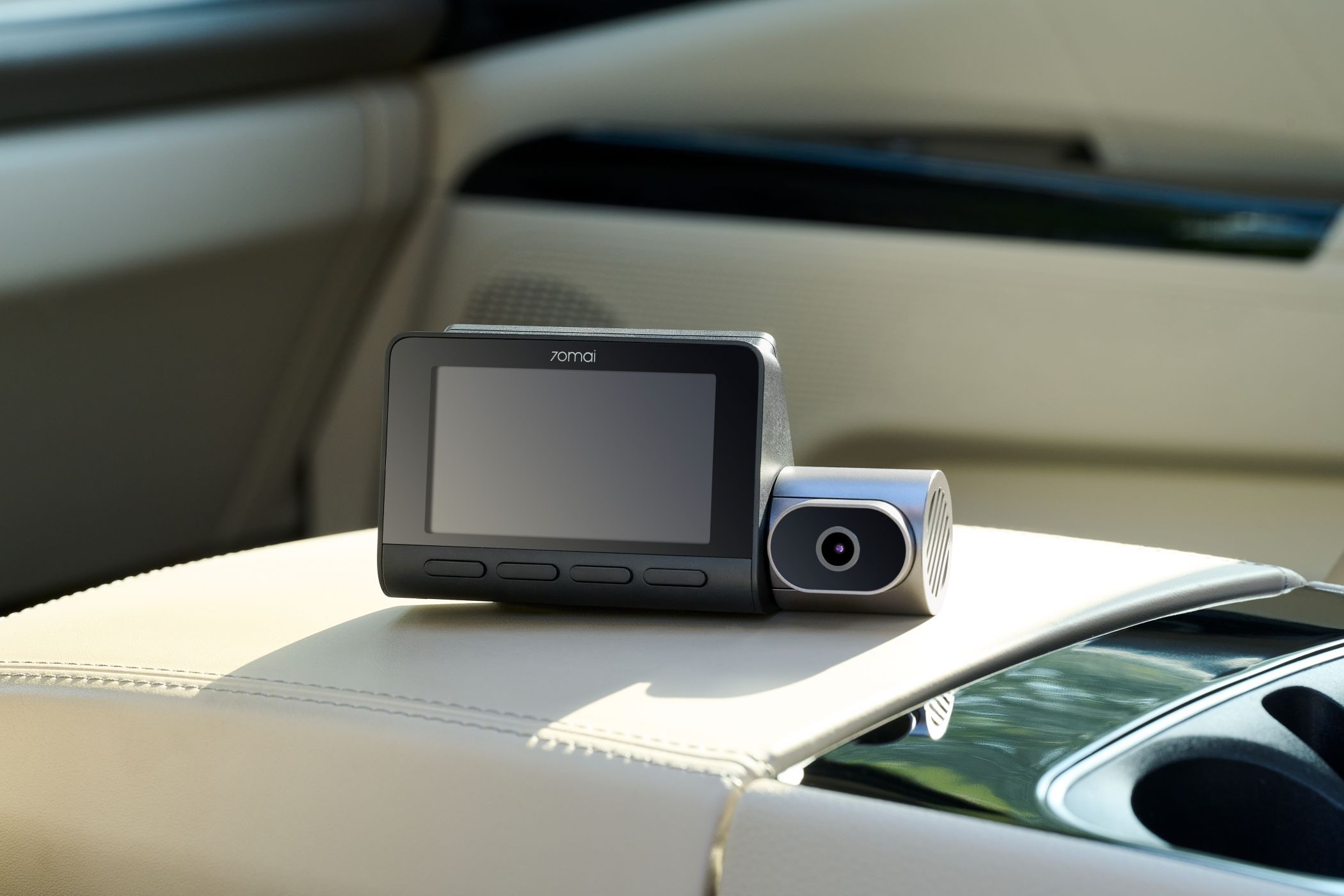 The 70mai 4K T800 dash cam records every detail when it matters most