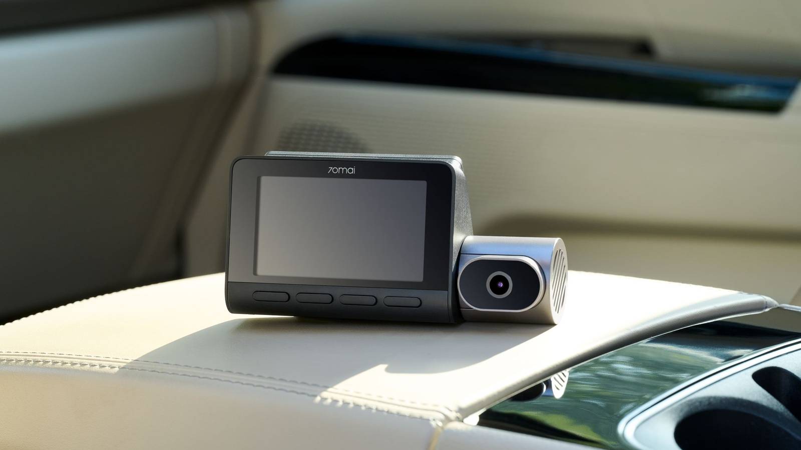 The 70mai 4K T800 dash cam records every detail when it matters most
