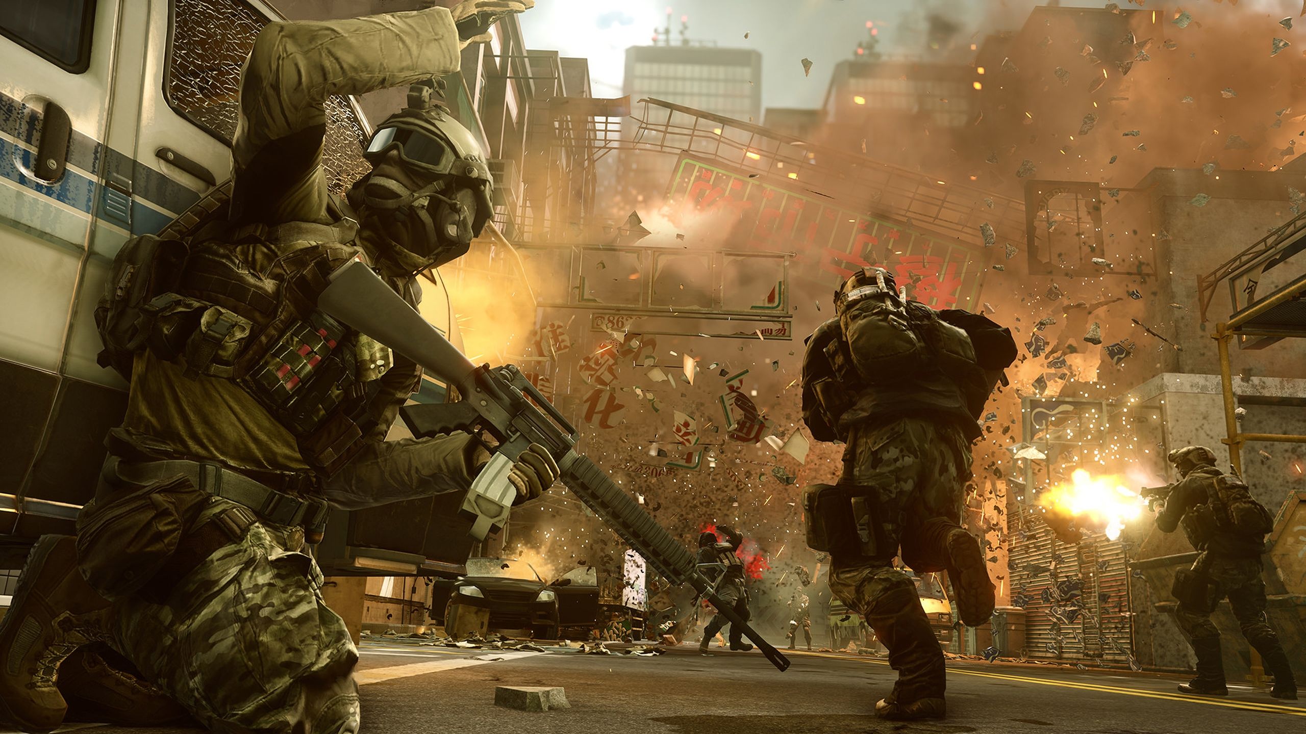A gunfight in Battlefield 4.