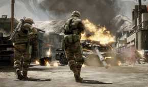 Two soldiers in Battlefield: Bad Company 2.