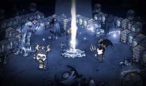Camping at night in Don't Starve Together.
