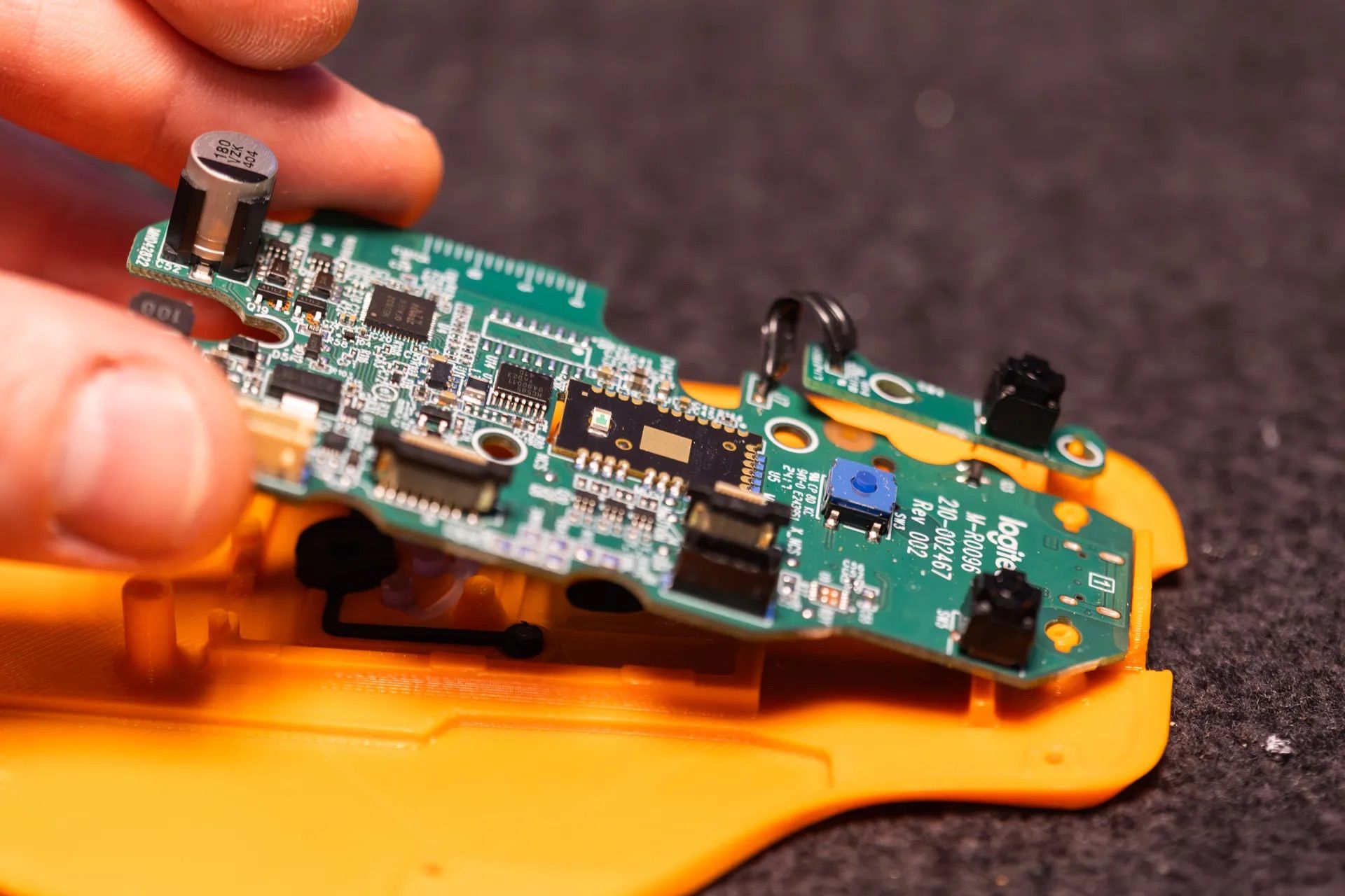 This 3D-printed contraption turns a Logitech MX Master 3 into a left ...