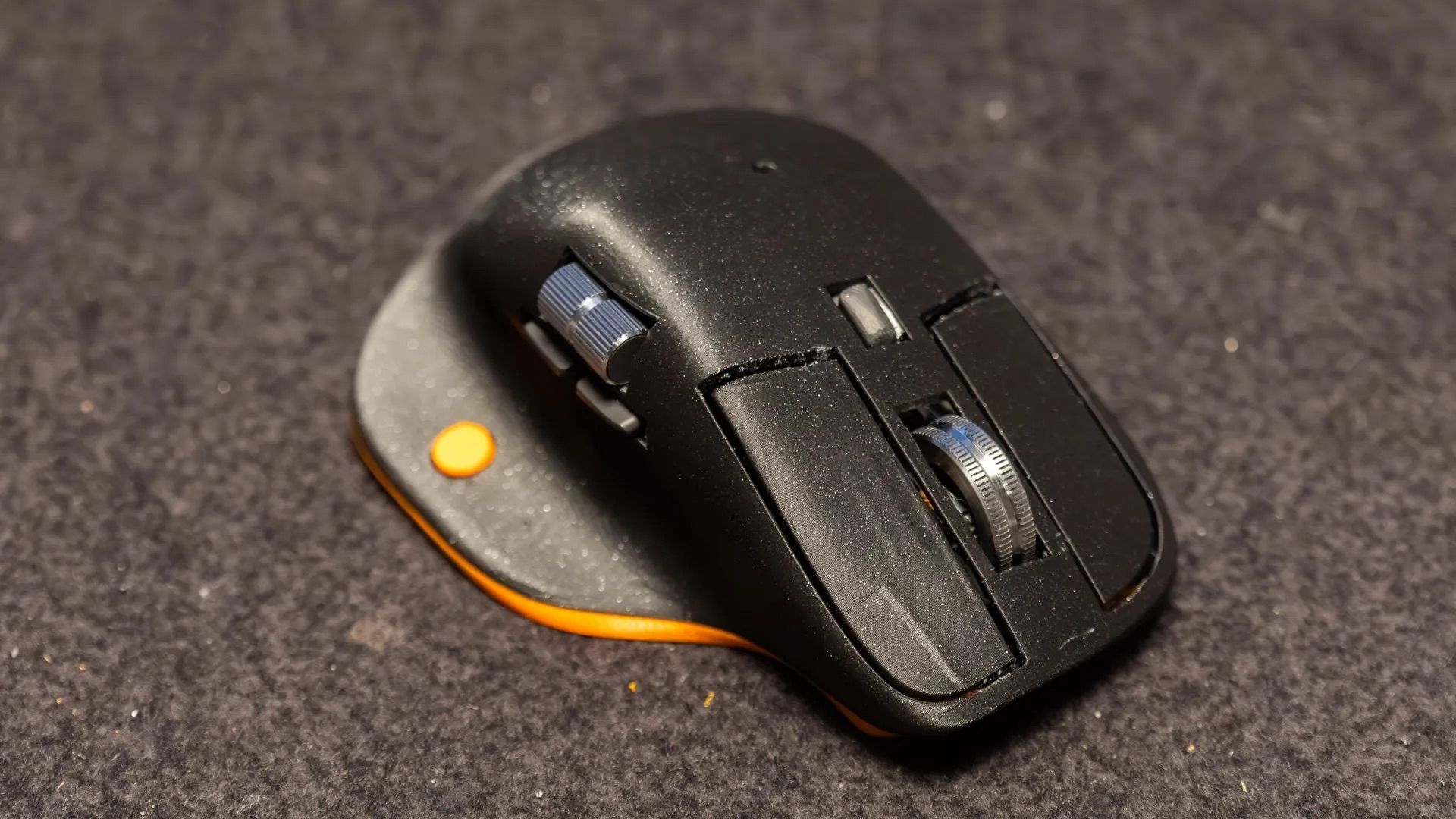 This 3D-printed contraption turns a Logitech MX Master 3 into a