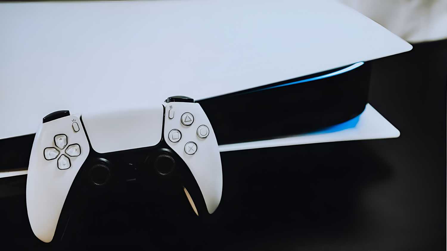 Sony-PlayStation-5-Console-and-dualsense-controller