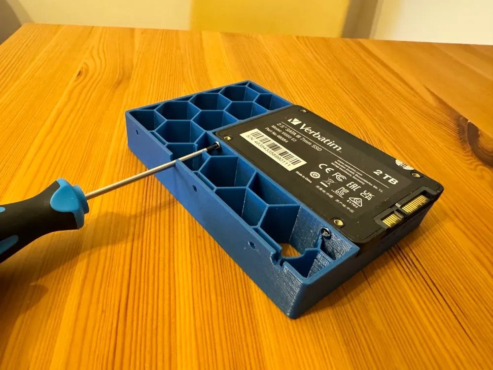 I 3D printed custom parts for my PC for super cheap, and I'll never buy ...