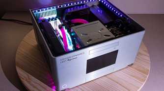 steiger dynamics leet htpc with the top panel off