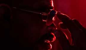 Blade adjusting his sunglasses in the trailer for Marvel's Blade game.