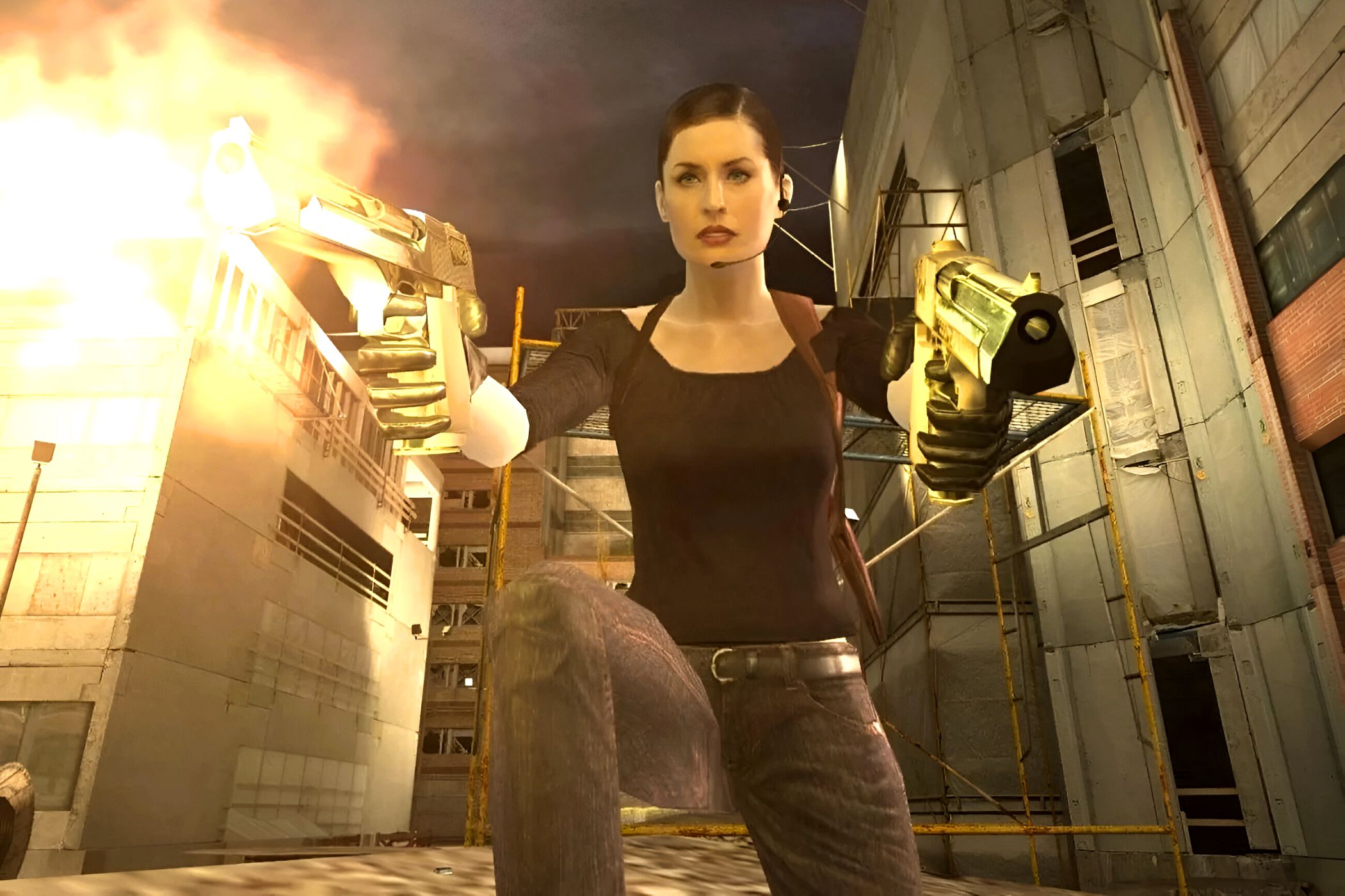 Mona Sax wielding dual pistols in Max Payne 2.