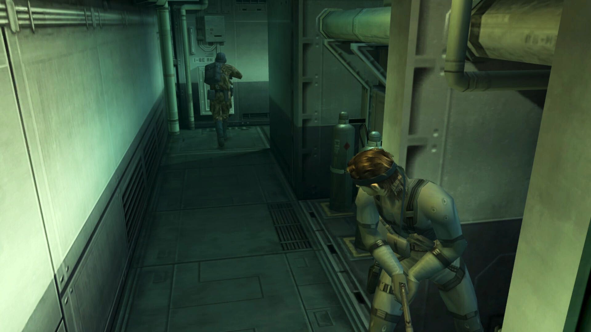 Snake peaking out of cover in Metal Gear Solid 2: Sons of Liberty.