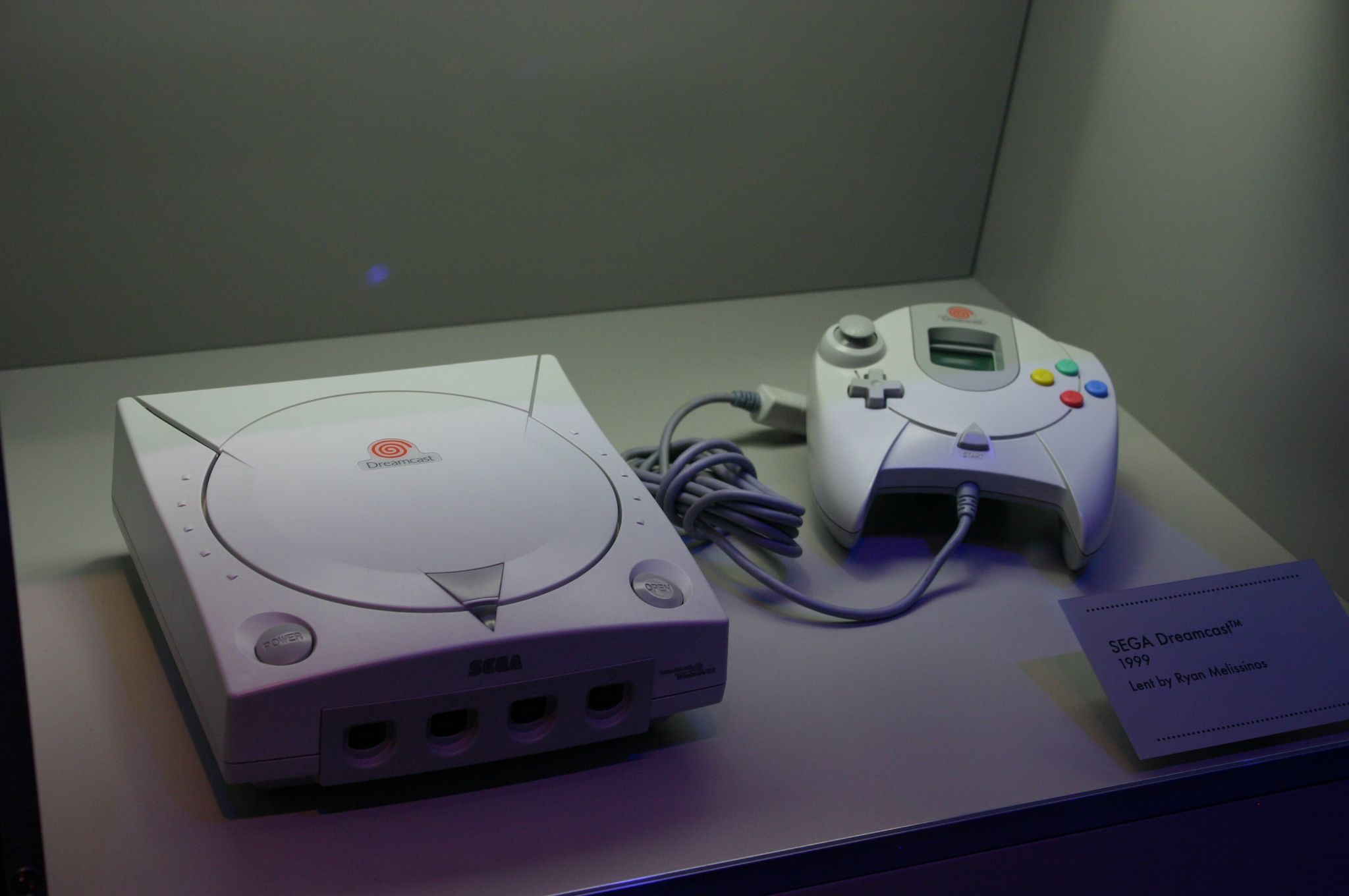 An encased Sega Dreamcast.