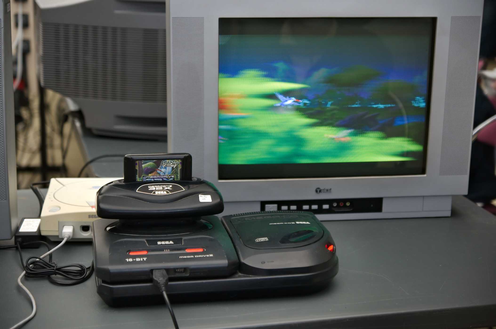 sega-mega-drive-north-america-with-hardware-add-ons
