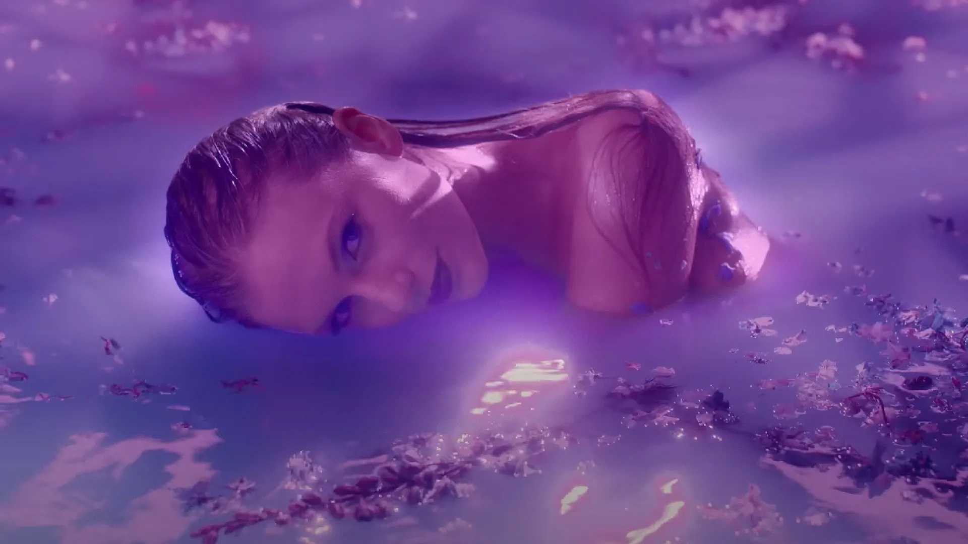 A shot from the Taylor Swift Lavander Haze music video