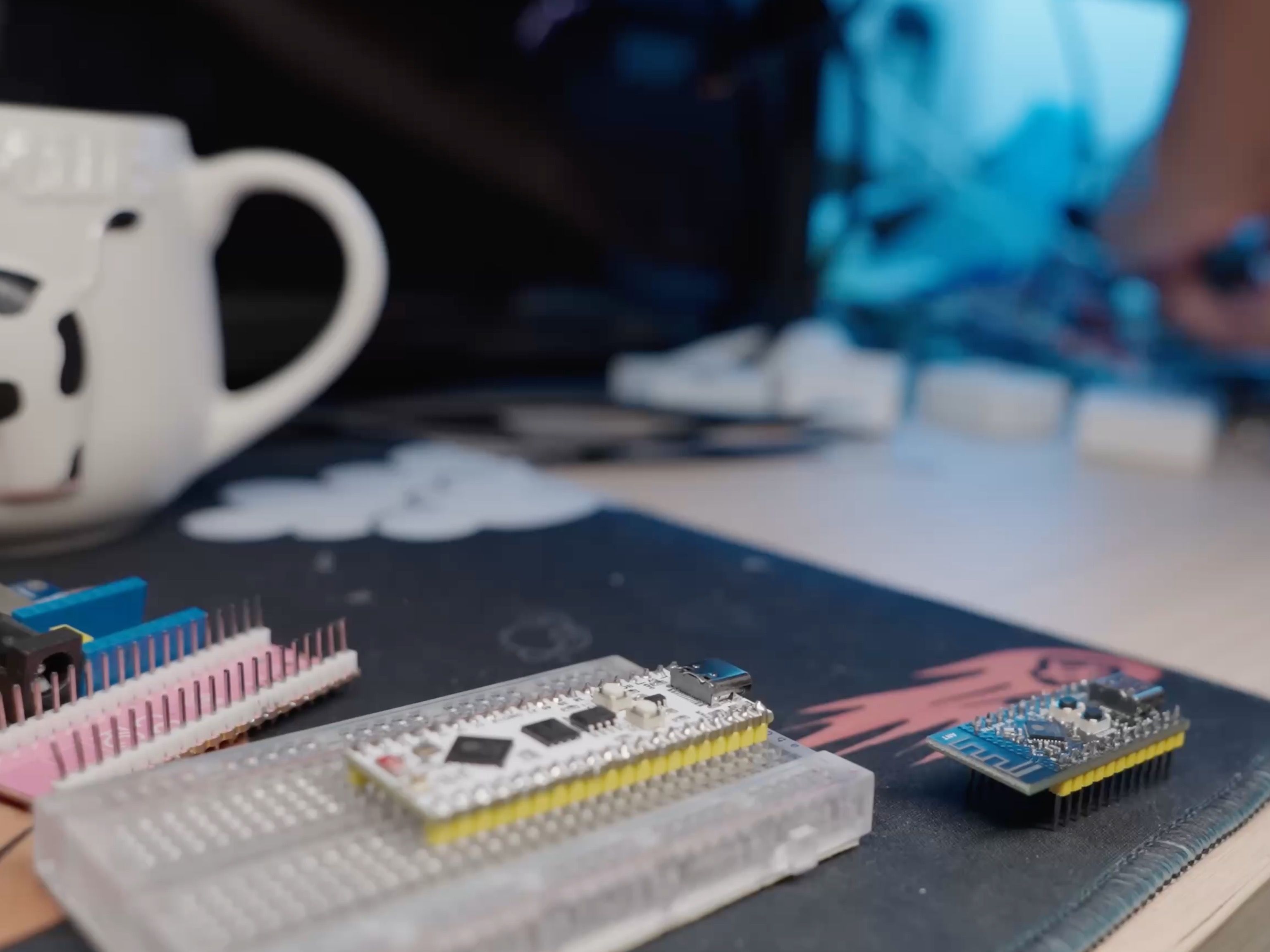 This Wi-Fi mood light turns invisible network data into mesmerizing ...