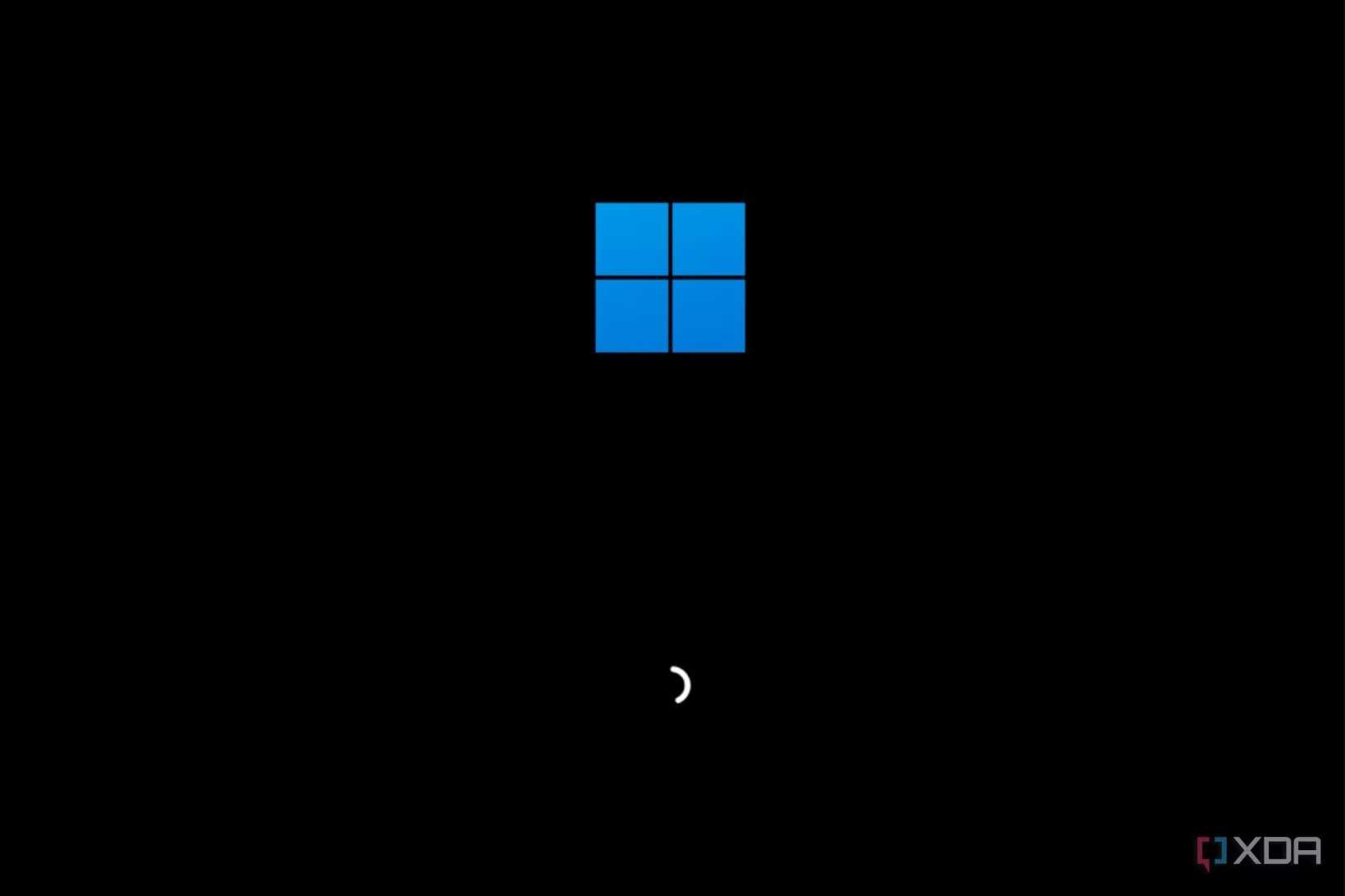 Screenshot showing Windows 11 boot screen