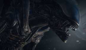 The Xenomorph with its jaw open in Alien: Isolation.