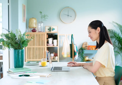  Logitech Signature M550 Wireless Mouse 