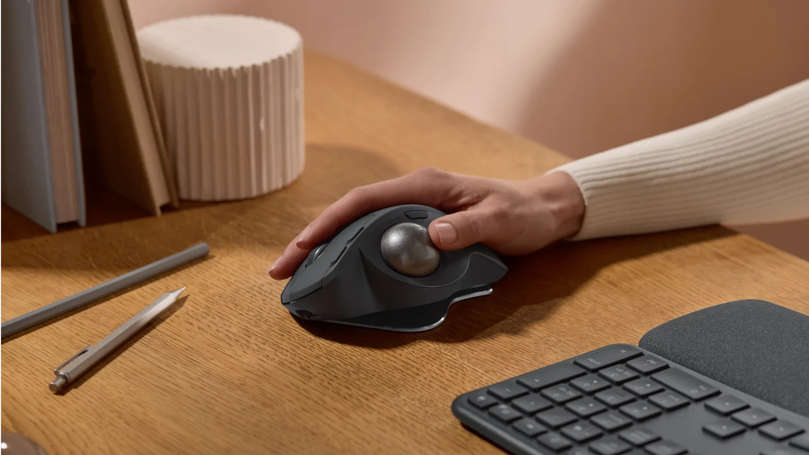 Treat your wrist to the comfort it deserves with the Logitech MX