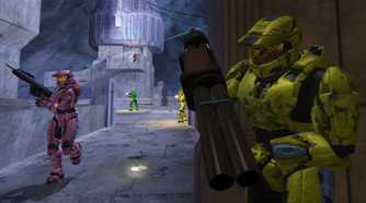 A screenshot of multiplayer gameplay in Halo 2