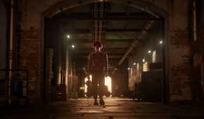 Agent 47 dressed as a clown in Hitman: World of Assassination.