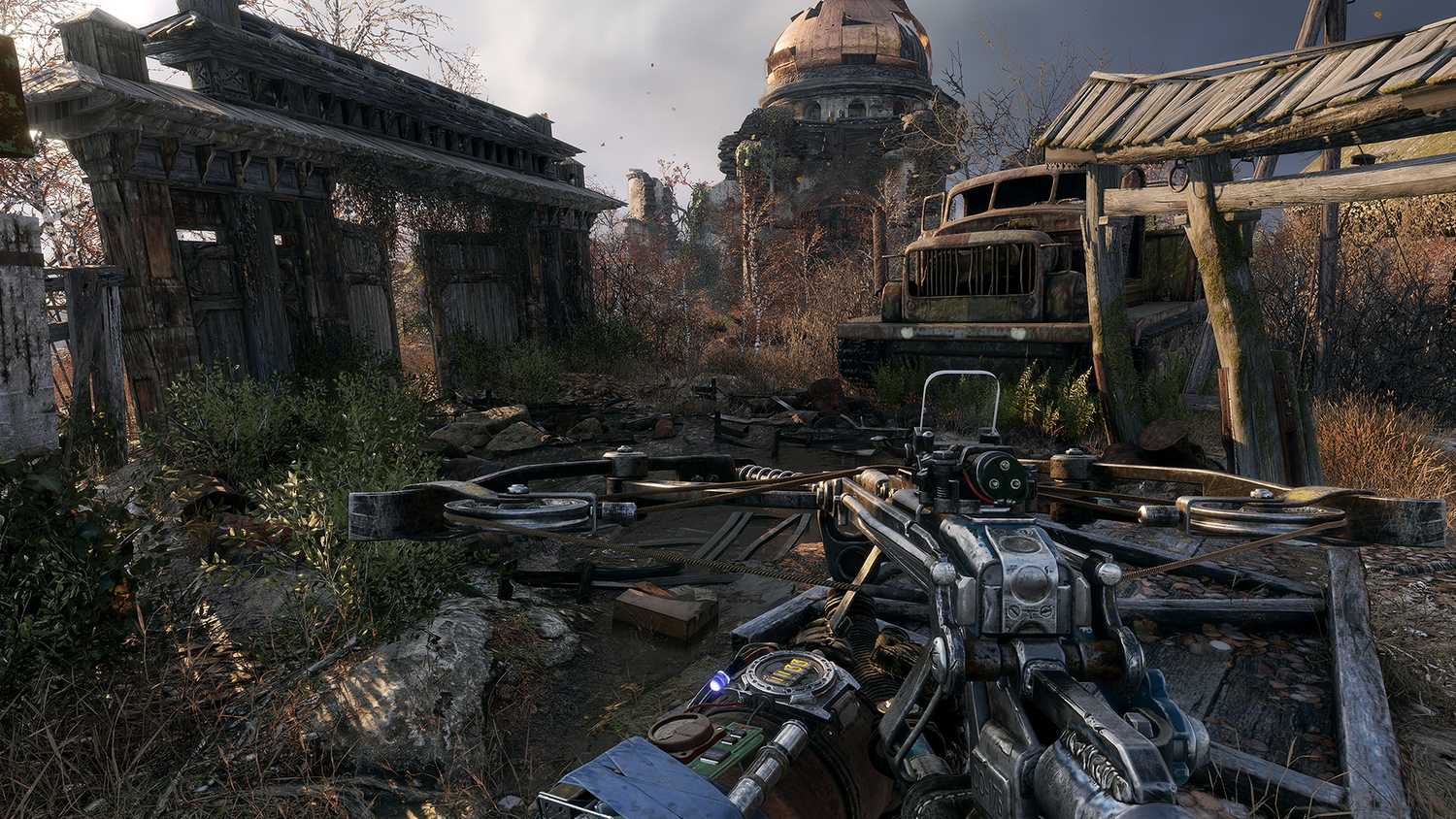 Holding a crossbow in Metro: Exodus.