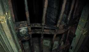 resident-evil-7-beginning-hour-metal-cell-door