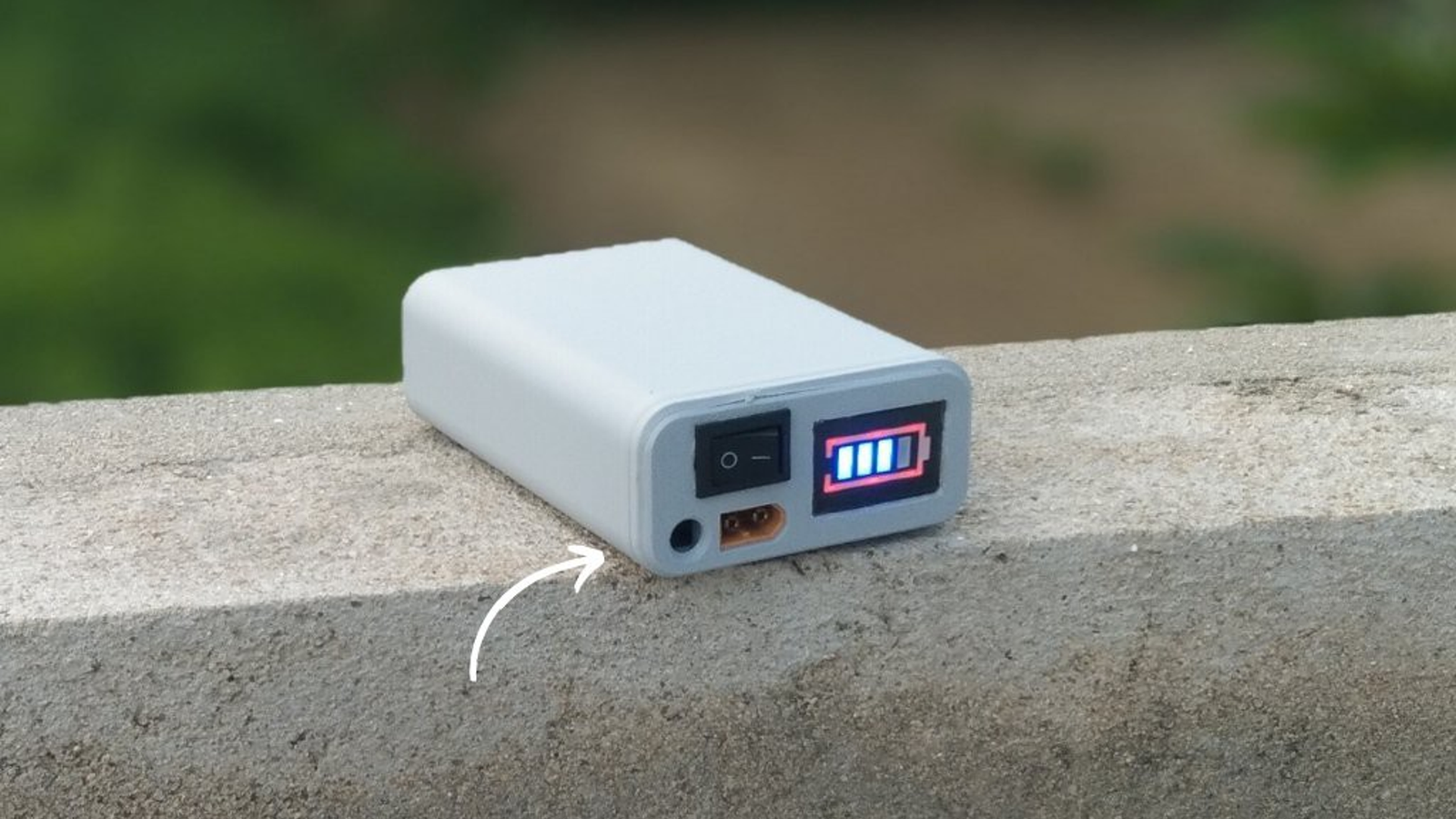 You, too, can build this adorable mini UPS for your WiFi router