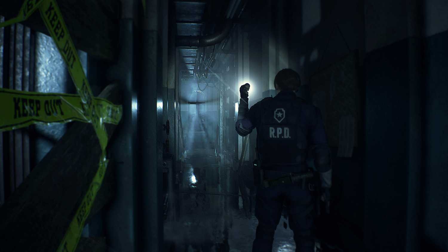 Leon Kennedy flashing a torch in a tight hallway in Resident Evil 2 remake.