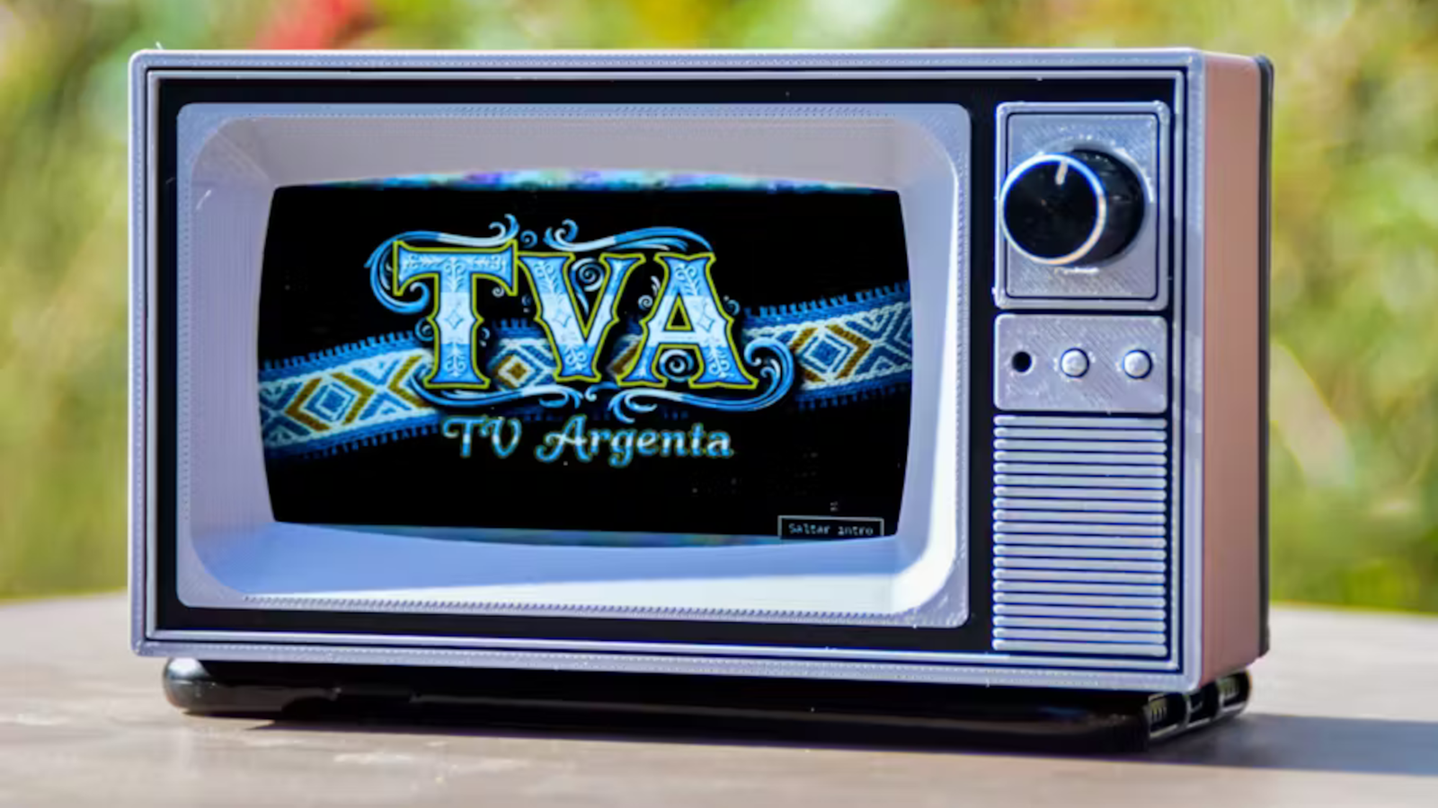 This teeny-tiny Raspberry Pi TV is the best way to watch retro ads