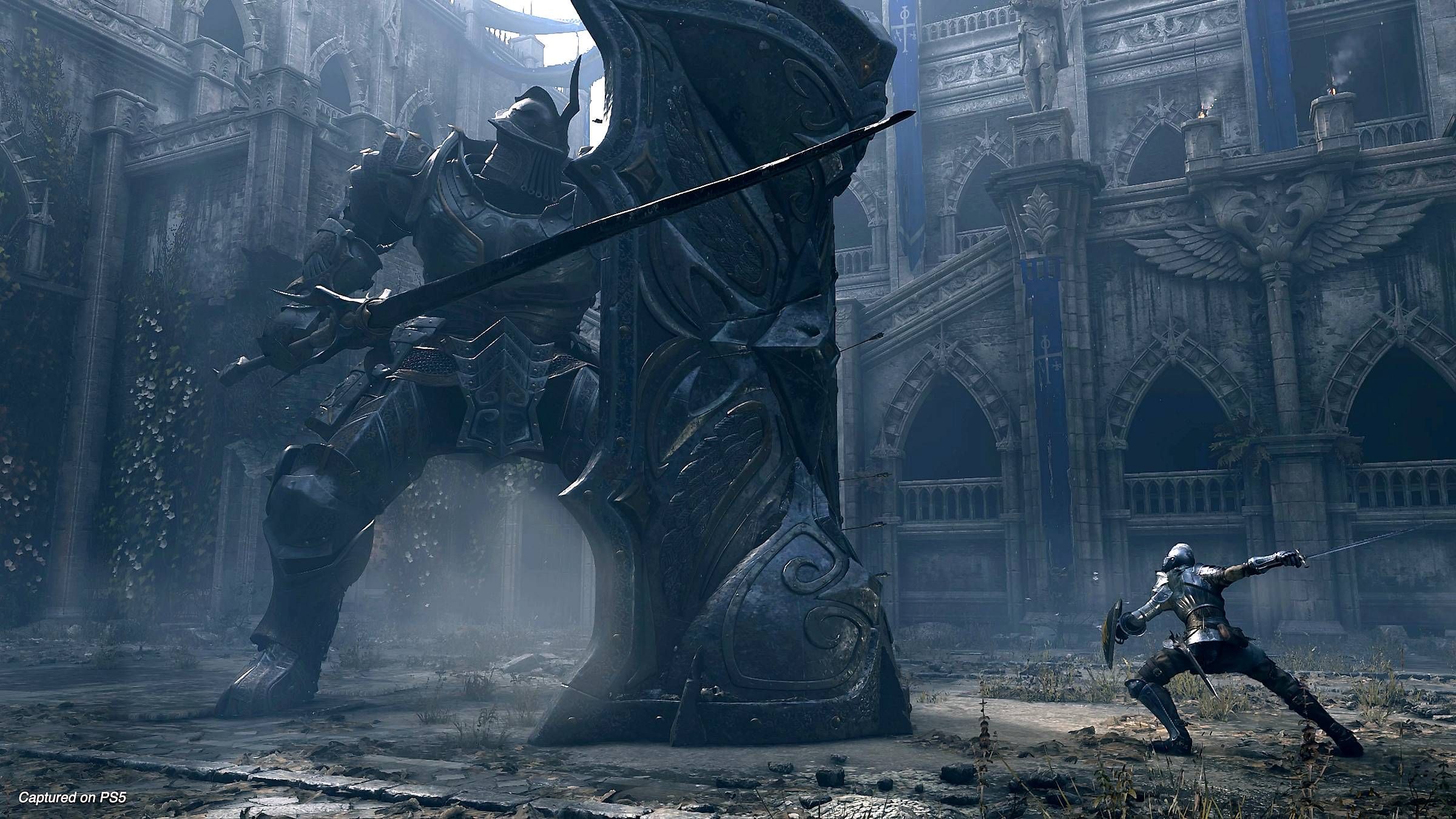 The Tower Knight boss fight in Demon's Souls.