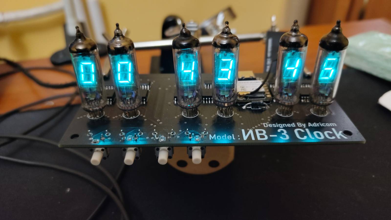 You, too, can build this gorgeous IV-3 VFD clock