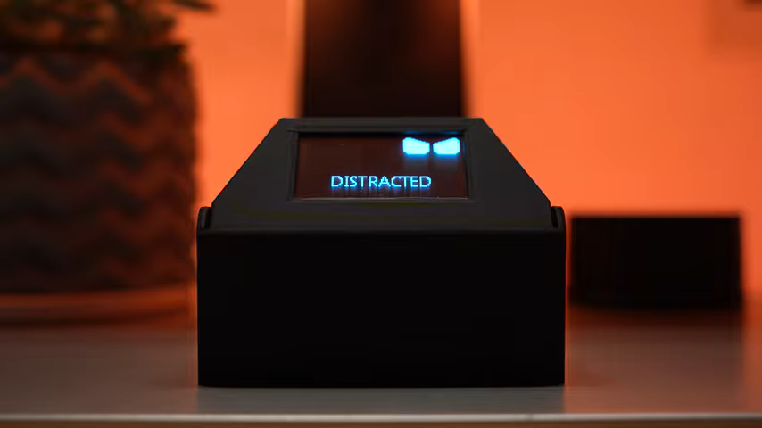 This Raspberry Pi productivity gadget will glare at you if you doomscroll on the clock