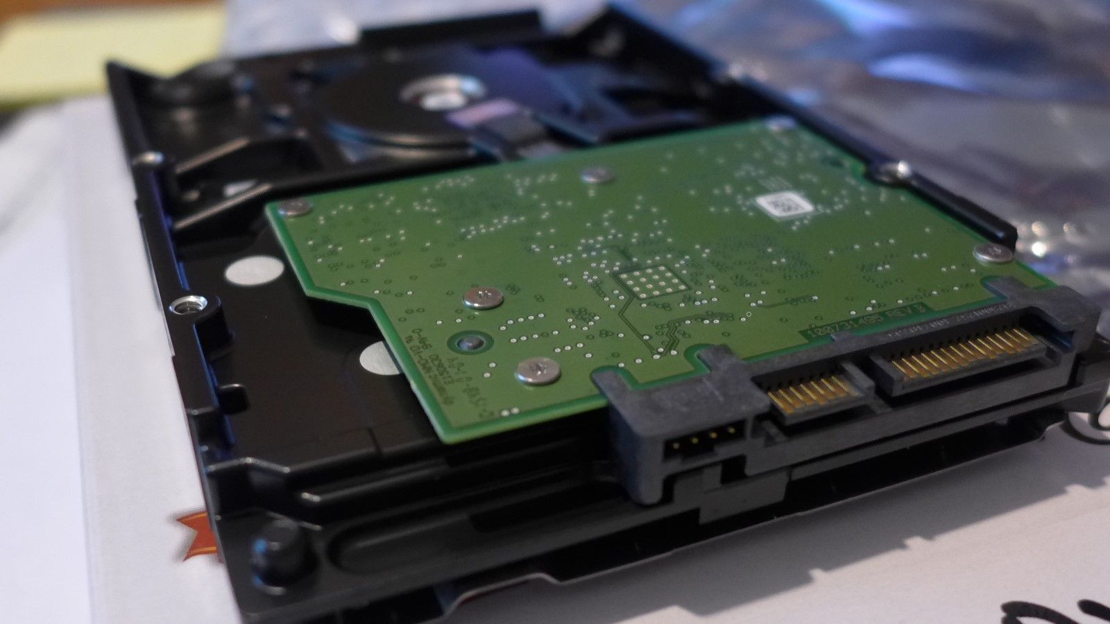 Primer plano de un SSHD de Seagate