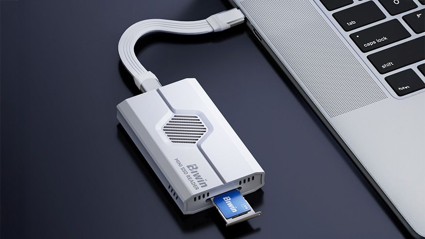 Biwin's CL100 in a card reader 