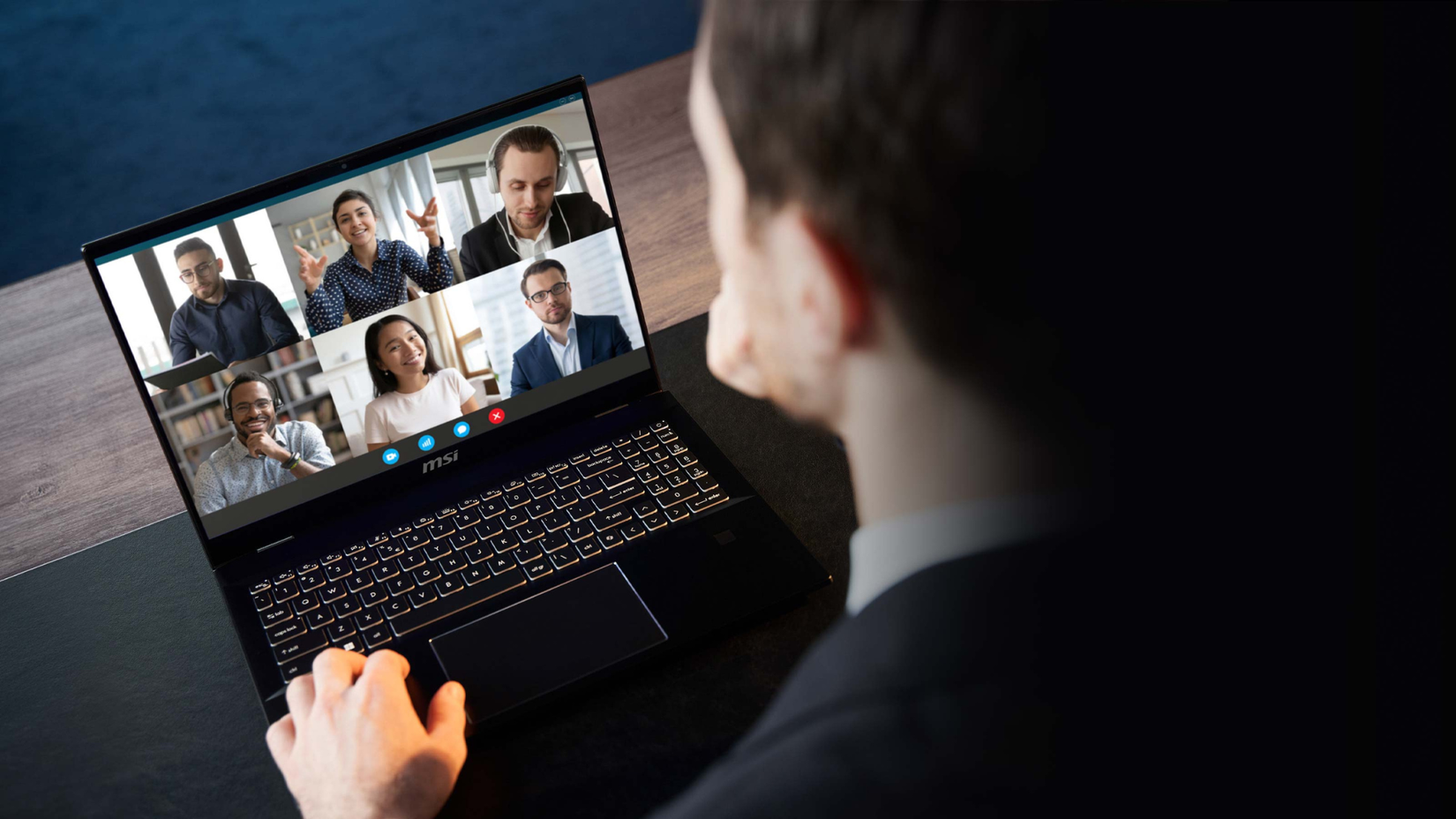 16-дюймовый ноутбук, который должен был быть на виду у всех, стоит 950 долларов. 16-дюймовый ноутбук, который должен был быть на виду у всех, стоит 950 долларов.