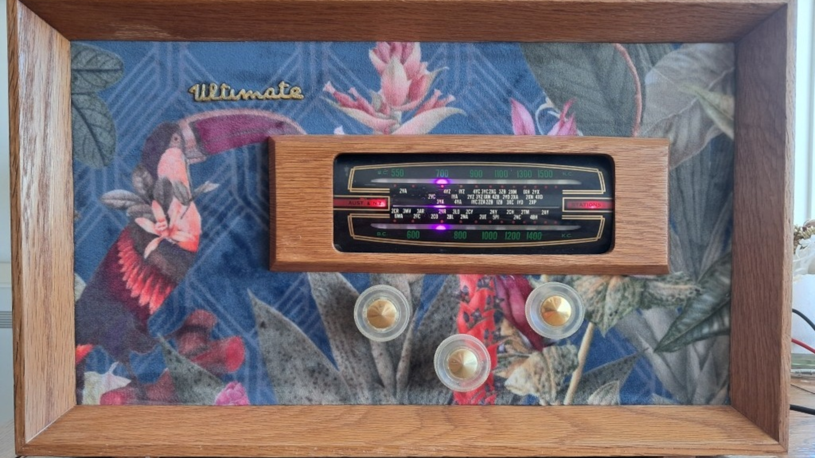 Someone turned a 1955 radio into this cool ESP32-powered internet