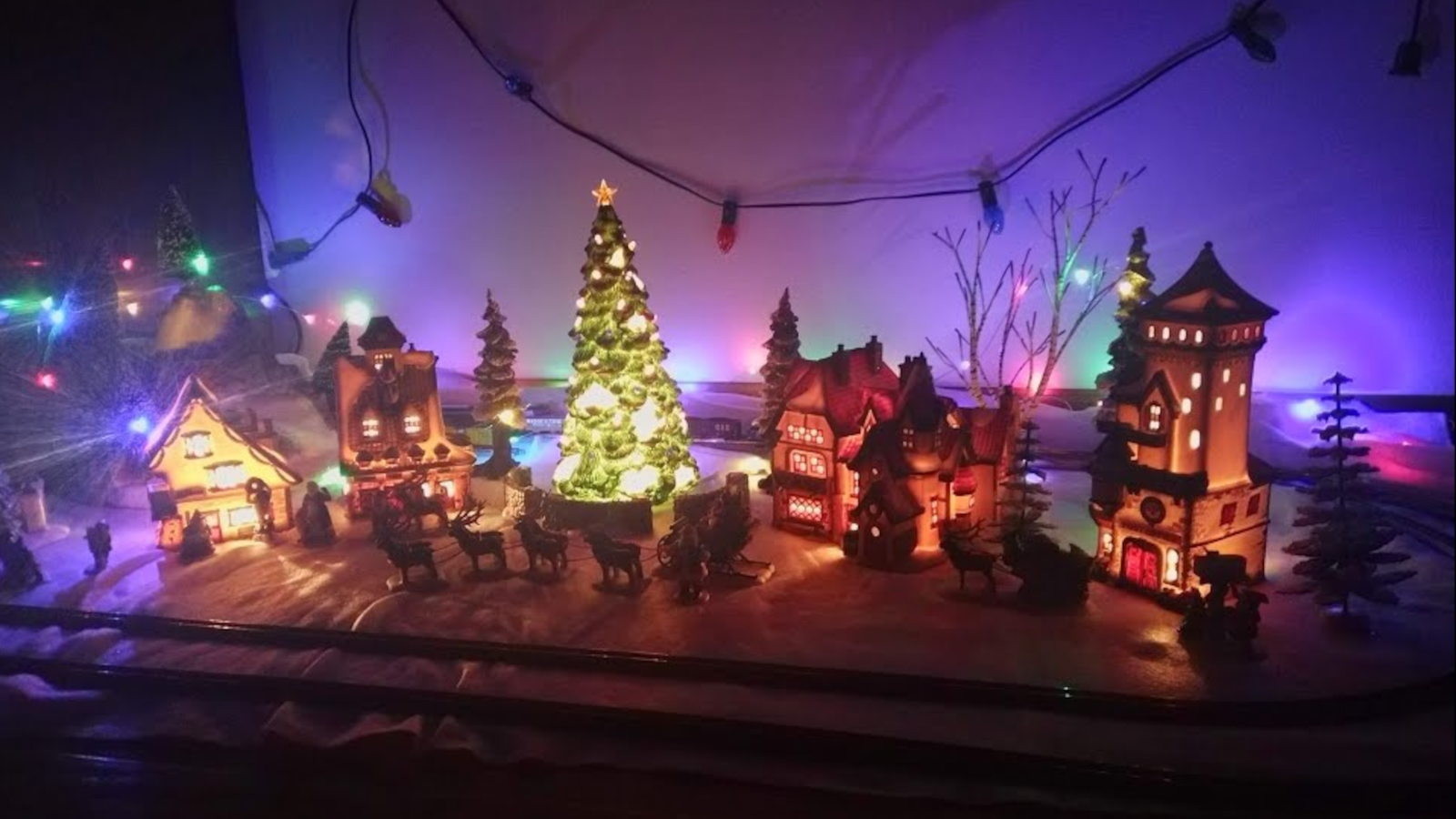My absolute favorite seasonal Raspberry Pi project is back once again ...