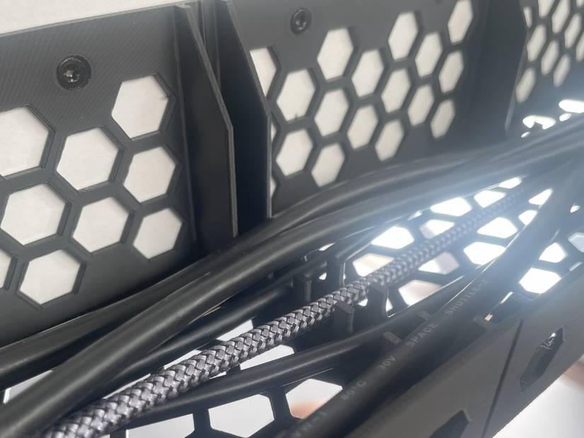 Canal de cables para panel trasero de escritorio de Blackfire311