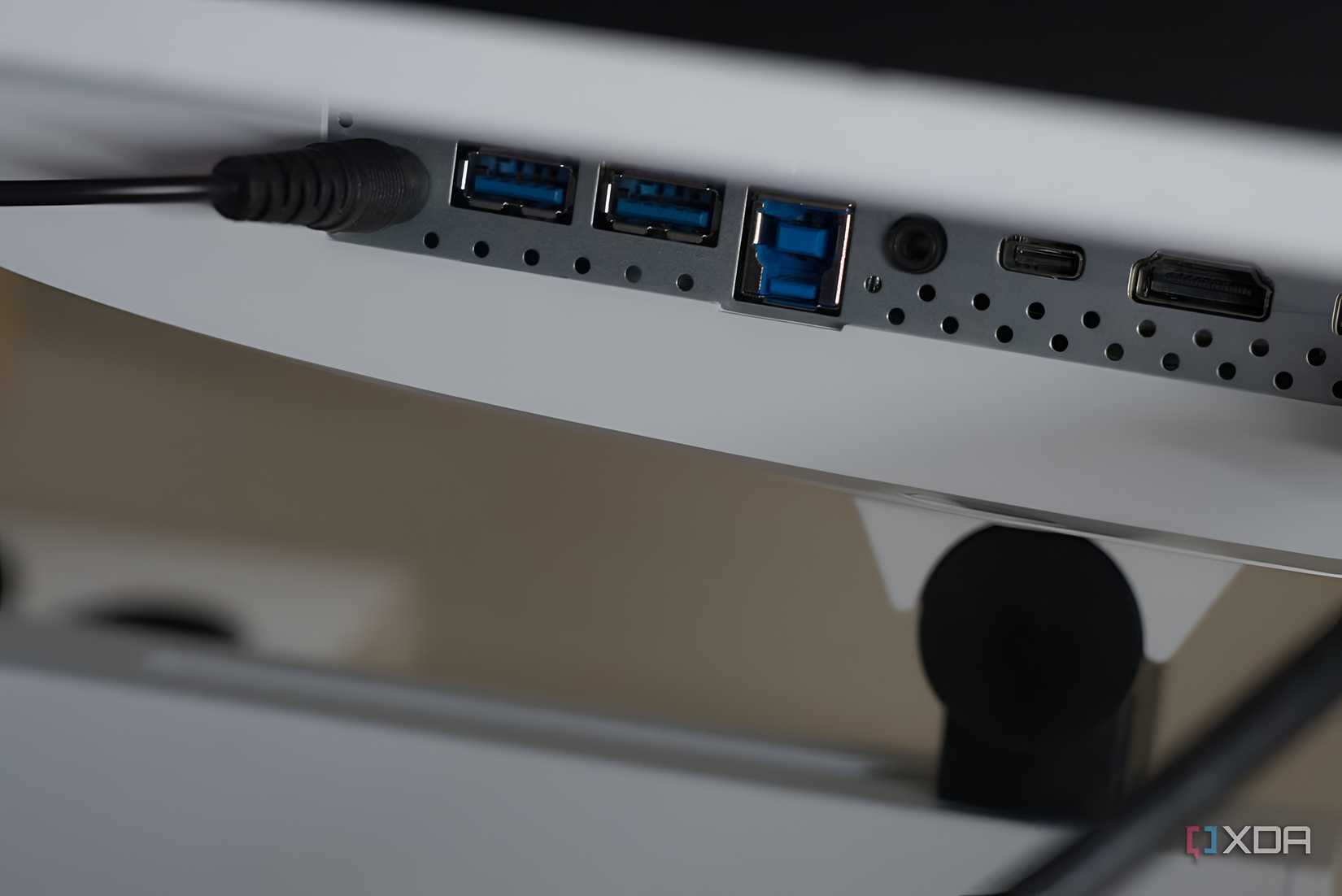Built-in USB hub on an NZXT monitor