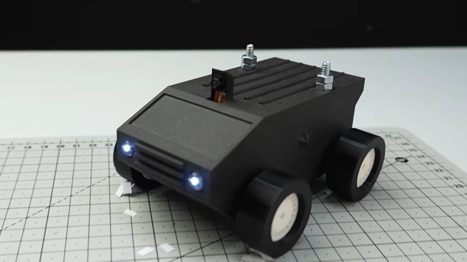 This $30 ESP32 project lets you drive a tiny spy car with a live camera