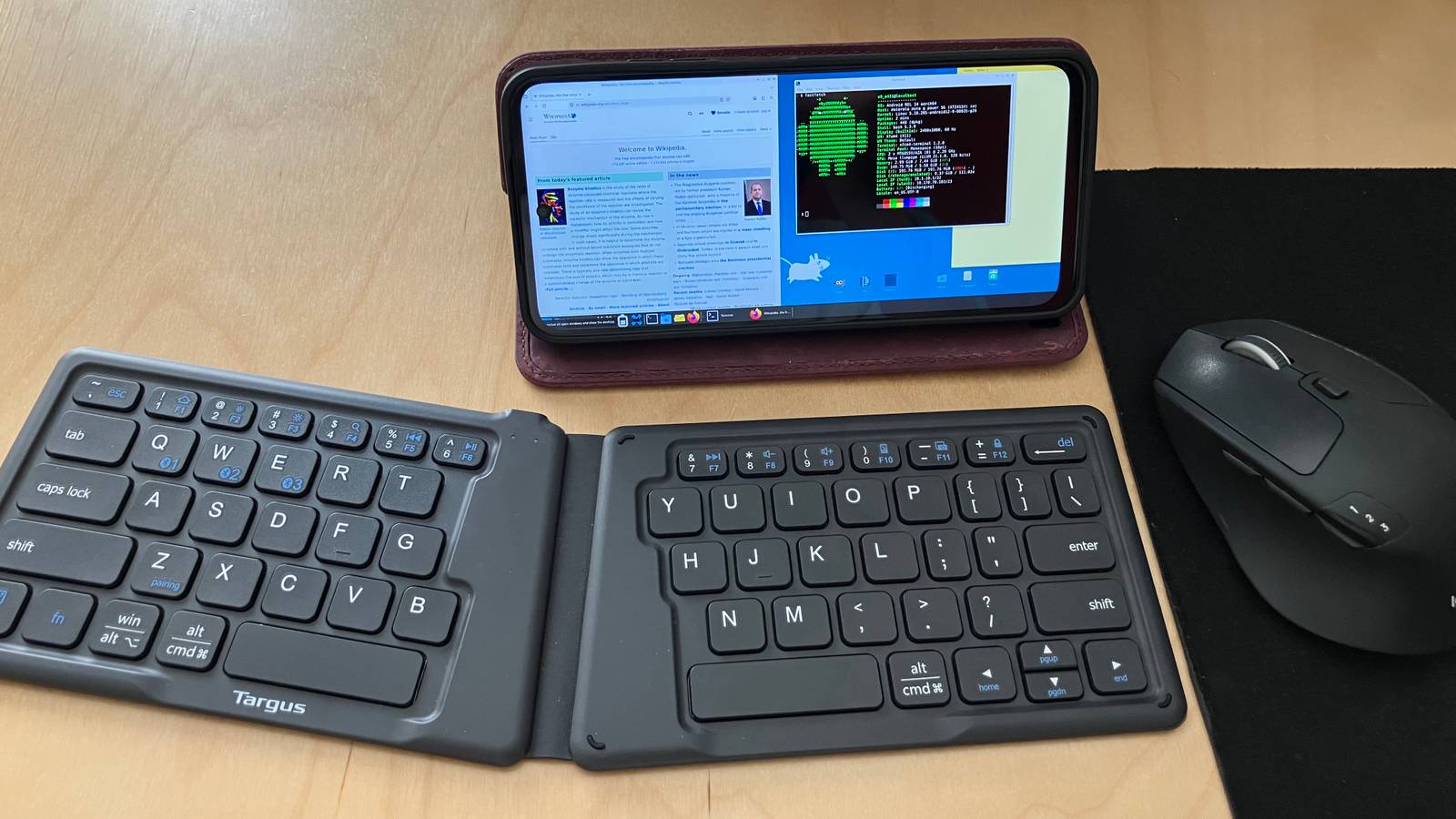 Someone turned a  smartphone into a Linux laptop, and it works better than you’d think